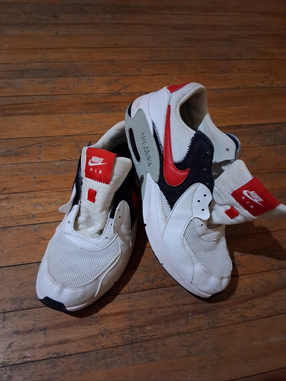 Nike Air White Black Red Retro Sneakers - Picture 2 of 8